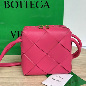 商品名称：ボッテガヴェネタ BOTTEGAVENETA aj-BOV701915MH  2023年最新入荷 ミニ カセット カメラバッグ 斜め掛け ショルダーバッグ クロスボディバッグ