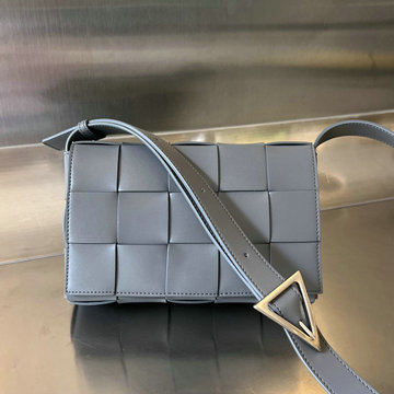 商品名称：ボッテガヴェネタ BOTTEGAVENETA aj-BOV708768QL 2023年最新入荷 ザ カセット 斜め掛け ショルダーバッグ クロスボディバッグ スクエアバッグ
