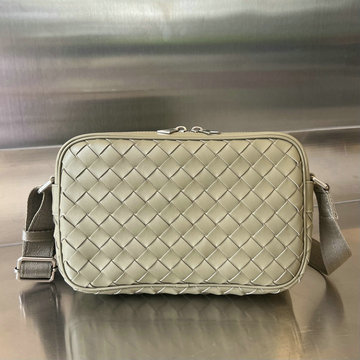商品名称：ボッテガヴェネタ BOTTEGAVENETA aj-BOV710048QG 2023年最新入荷 スモール イントレチャート カメラバッグ 斜め掛け ショルダーバッグ クロスボディバッグ