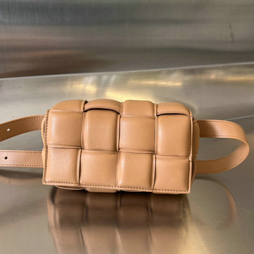 商品名称：ボッテガヴェネタ BOTTEGAVENETA aj-BOV710075TH 2023年最新入荷 ミニカセット スクエアバッグ 斜め掛け ショルダーバッグ クロスボディバッグ