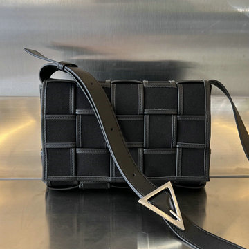 商品名称：ボッテガヴェネタ BOTTEGAVENETA aj-BOV741451BYBK 2023年最新入荷 カセット フラップバッグ 斜め掛け ショルダーバッグ クロスボディバッグ レディースかばん