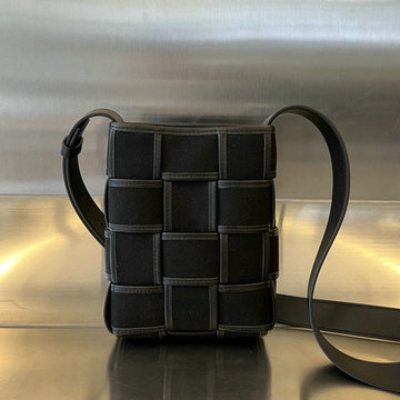 商品名称：ボッテガヴェネタ BOTTEGAVENETA aj-BOV742996BBK  2023年最新入荷 カセット ミニ クロスボディバッグ バケットバッグ 斜め掛け ショルダーバッグ