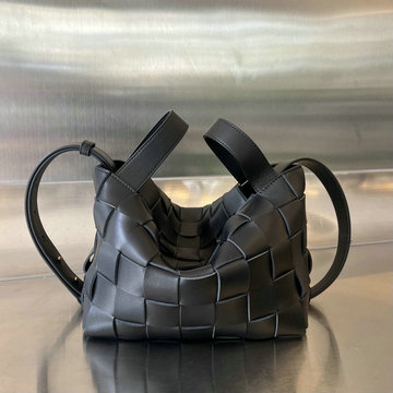 ボッテガヴェネタ BOTTEGAVENETA aj-BOV755132BK  2023年最新入荷 ボウリング カセット トートバッグ ハンドバッグ 2way 斜め掛け ショルダーバッグ