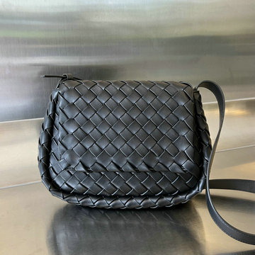 ボッテガヴェネタ BOTTEGAVENETA aj-BOV755659BK  2023年最新入荷 スモール コブル メッセンジャーバッグ 斜め掛け ショルダーバッグ クロスボディバッグ