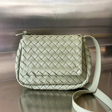 ボッテガヴェネタ BOTTEGAVENETA  aj-BOV755659NG 2023年最新入荷 スモール コブル メッセンジャーバッグ 斜め掛け ショルダーバッグ クロスボディバッグ