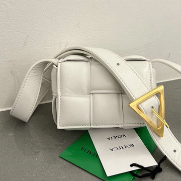 商品名称：ボッテガヴェネタ BOTTEGAVENETA aj-BOV716648JBS  2023年最新入荷 キャンディー パデッド カセット フラップバッグ 斜め掛け ショルダーバッグ