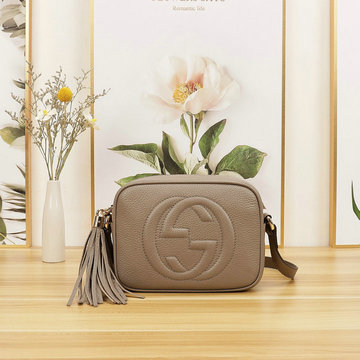 商品名称：グッチ GUCCI 057-GG308364PHS 2023年最新入荷 ソーホー レザー スモール ディスコバッグ カメラバッグ 斜め掛け ショルダーバッグ クロスボディバッグ