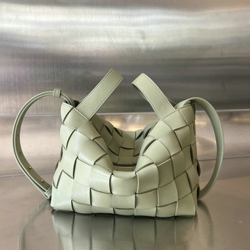 ボッテガヴェネタ BOTTEGAVENETA  aj-BOV755132QG 2023年最新入荷 ボウリング カセット トートバッグ ハンドバッグ 2way 斜め掛け ショルダーバッグ