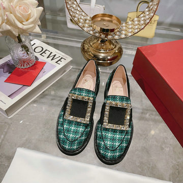 商品名称：ロジェヴィヴィエ ROGER VIVIER 26-RVJ23011GZ 2023年秋冬最新入荷 ウィメンズ ローファー フラットシューズ レディースシューズ