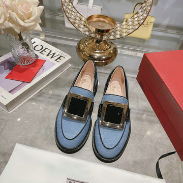 ロジェヴィヴィエ ROGER VIVIER 26-RVJ23011NY 2023年秋冬最新入荷 ウィメンズ ローファー フラットシューズ レディースシューズ