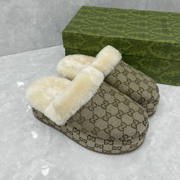 商品名称：グッチ GUCCI 26-GGJ23051 2023年秋冬最新入荷 ウール サンダル フラットミュール 室内履き スライドサンダル スリッパ ふんわりとしたシアリング 暖かい