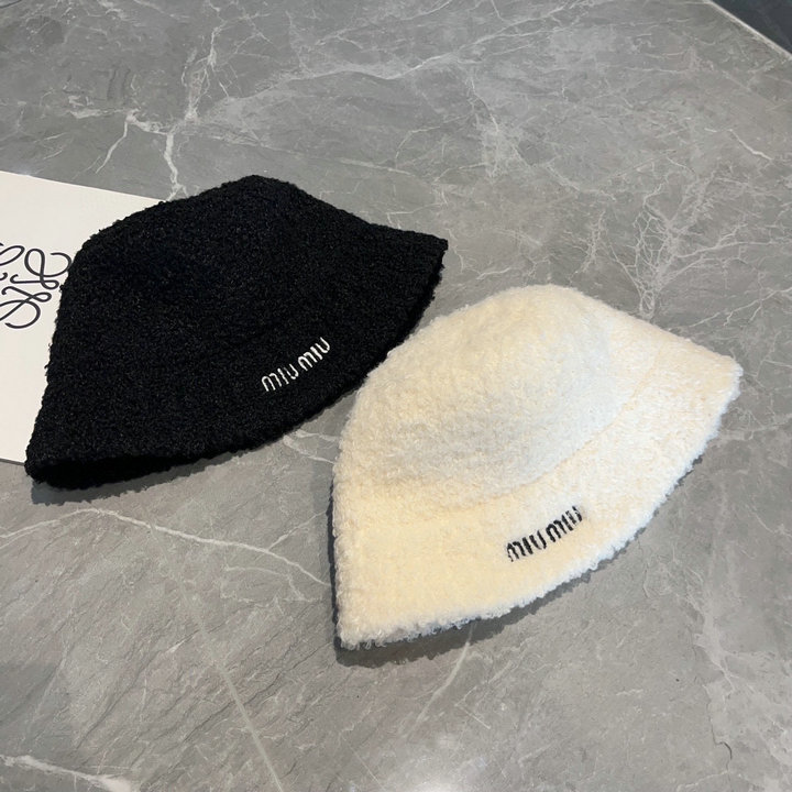 商品名称：ミュウミュウ MIUMIU AN-MZMM23006 2023年秋冬最新入荷 バケットハット エスバドリーハット ラムウール帽子 防寒 防風 暖かい 短めのブリム