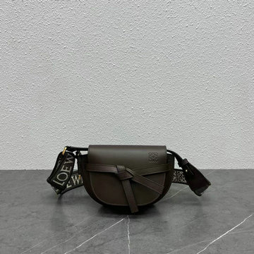ロエベ LOEWE ZZ-LE65047QSK　2023年最新入荷 ゲート デュアルバッグ ミニ 斜め掛け ショルダーバッグ クロスボディバッグ チェストバッグ カーフレザー