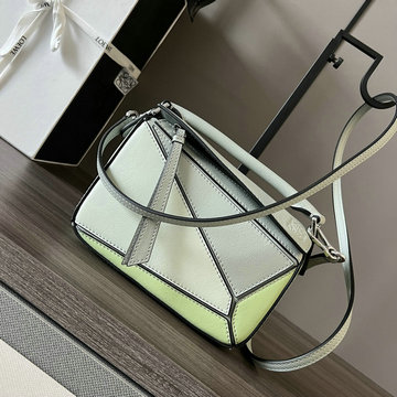 ロエベ LOEWE GH-LE061838PBQ　2023年最新入荷 パズル ミニ トートバッグ 斜め掛け ショルダーバッグ クロスボディバッグ レディースかばん クロスボディバッグ
