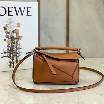 ロエベ LOEWE GH-LE522048NJT　2023年最新入荷 パズル ミニ トートバッグ 斜め掛け ショルダーバッグ クロスボディバッグ レディースかばん クロスボディバッグ カーフレザー