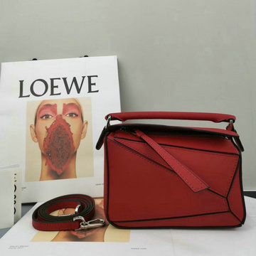 ロエベ LOEWE GH-LE522048NRD　2023年最新入荷 パズル ミニ トートバッグ 斜め掛け ショルダーバッグ クロスボディバッグ レディースかばん クロスボディバッグ カーフレザー