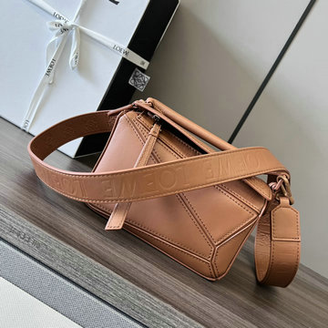 商品名称：ロエベ LOEWE GH-LE652227XS　2023年最新入荷 パズル ミニ トートバッグ 斜め掛け ショルダーバッグ クロスボディバッグ レディースかばん クロスボディバッグ カーフレザー