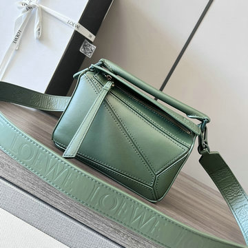 ロエベ LOEWE GH-LE652227QG　2023年最新入荷 パズル ミニ トートバッグ 斜め掛け ショルダーバッグ クロスボディバッグ レディースかばん クロスボディバッグ カーフレザー