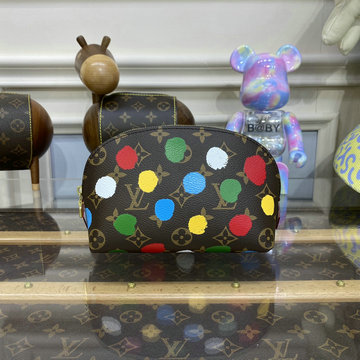 商品名称：ルイヴィトン LOUISVUITTON 057-M81895　2023年最新入荷 LVxYK ポシェット コスメティック PM 化粧用ポーチ 手持ちかばん クラッチバッグ 化粧かばん ポーチ