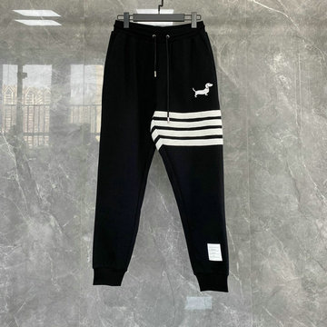 商品名称：トム ブラウン Thom Browne JS-KQTB23001　2023年春夏最新入荷 スポーツパンツ スウェットパンツ ジョギングズボン 伸縮性のあるウエストバンド パンツ