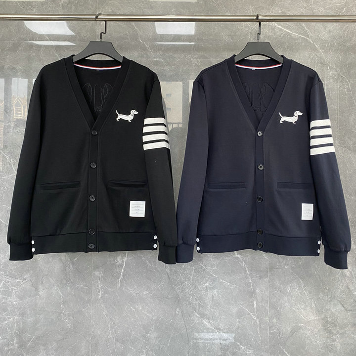 トム ブラウン Thom Browne JS-WYTB23001　2023年春夏最新入荷 カーディガン ロングスリーブ セーター ボタン クロージャー ウールニット Vネック ボタン開閉式