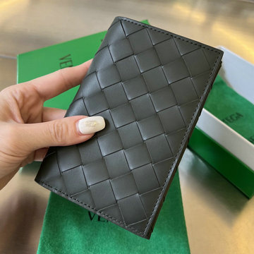 商品名称：ボッテガヴェネタ aj-BOV629679KY BOTTEGAVENETA 2023年最新入荷 パスポートケース 二つ折り短財布 カード入れ レザー