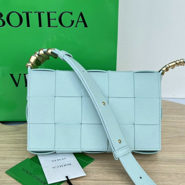 商品名称：ボッテガヴェネタ aj-BOV666870QL BOTTEGAVENETA 2023年最新入荷 カセット フラップバッグ ミニバッグ 斜め掛け ショルダーバッグ クロスボディバッグ