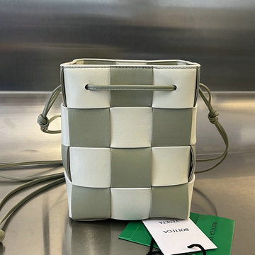 商品名称：ボッテガヴェネタ aj-BOV680218GBH BOTTEGAVENETA 2023年最新入荷 スモール カセット バゲットバッグ 斜め掛け ショルダーバッグ クロスボディバッグ