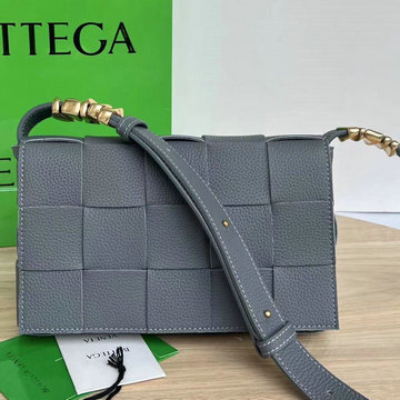 商品名称：ボッテガヴェネタaj-BOV666870SL  BOTTEGAVENETA 2023年最新入荷 カセット フラップバッグ ミニバッグ 斜め掛け ショルダーバッグ クロスボディバッグ