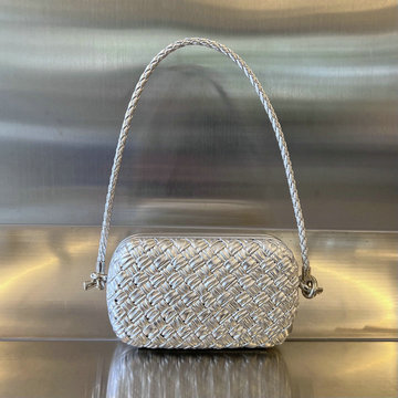 商品名称：ボッテガヴェネタ BOTTEGAVENETA aj-BOV717623ZYS  2023年最新入荷 ノット クラッチバッグ 手持ちかばん イブニングバッグ ストラップが付き