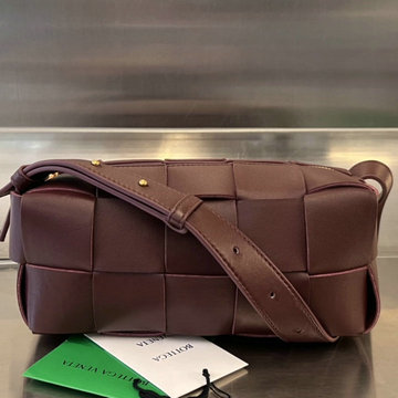 商品名称：ボッテガヴェネタ BOTTEGAVENETA aj-BOV729166JH  2023年最新入荷 スモール ブリック カセット フラップバッグ スクエアバッグ 斜め掛け ショルダーバッグ
