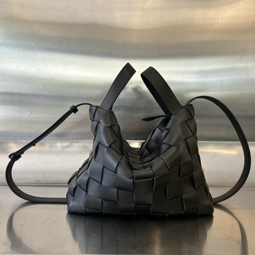 商品名称：ボッテガヴェネタ BOTTEGAVENETA aj-BOV730327BK  2023年最新入荷 ボウリング カセット トートバッグ ハンドバッグ 2way 斜め掛け ショルダーバッグ