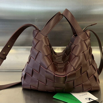商品名称：ボッテガヴェネタ BOTTEGAVENETA aj-BOV730327JH  2023年最新入荷 ボウリング カセット トートバッグ ハンドバッグ 2way 斜め掛け ショルダーバッグ