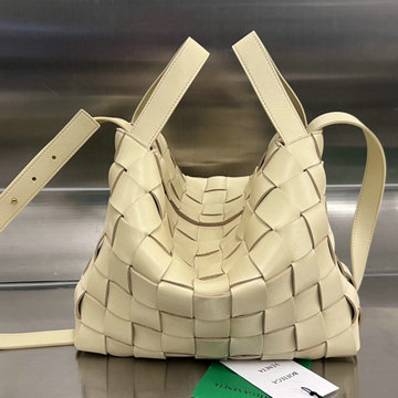 商品名称：ボッテガヴェネタ BOTTEGAVENETA aj-BOV730327XS  2023年最新入荷 ボウリング カセット トートバッグ ハンドバッグ 2way 斜め掛け ショルダーバッグ