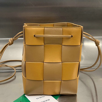 商品名称：ボッテガヴェネタ BOTTEGAVENETA aj-BOV680218GZC  2023年最新入荷 スモール カセット バゲットバッグ 斜め掛け ショルダーバッグ クロスボディバッグ
