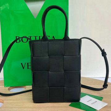 ボッテガヴェネタ BOTTEGAVENETA aj-BOV709341BK  2023年最新入荷 ミニ カセット トートバッグ 2way 斜め掛け ショルダーバッグ クロスボディバッグ