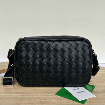 商品名称：ボッテガヴェネタ BOTTEGAVENETA aj-BOV710048BK  2023年最新入荷 スモール イントレチャート カメラバッグ 斜め掛け ショルダーバッグ クロスボディバッグ