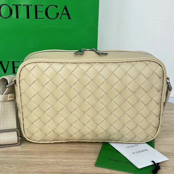 商品名称：ボッテガヴェネタ BOTTEGAVENETA aj-BOV710048QX  2023年最新入荷 スモール イントレチャート カメラバッグ 斜め掛け ショルダーバッグ クロスボディバッグ