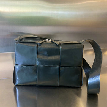 商品名称：ボッテガヴェネタ BOTTEGAVENETA aj-BOV731165KZ 2023年最新入荷 アルコ カメラバッグ スクエアバッグ 斜め掛け ショルダーバッグ ファスナークロージャー