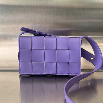 商品名称：ボッテガヴェネタ BOTTEGAVENETA aj-BOV730848ZL  2023年最新入荷 スモール カセット フラップバッグ スクエアバッグ 斜め掛け ショルダーバッグ クロスボディバッグ