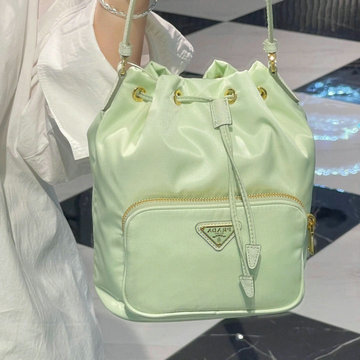 商品名称：プラダ PRADA GH-cPD1BH038QY 2023年最新入荷 バスゲットバッグ トートバッグ 斜め掛け ショルダーバッグ クロスボディバッグ ドローストリングバッグ