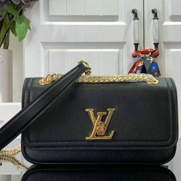 商品名称：ルイヴィトン LOUISVUITTON 057-M22303 2023年最新入荷 ロックミー East West チェーン フラップバッグ 斜め掛け ショルダーバッグ クロスボディバッグ