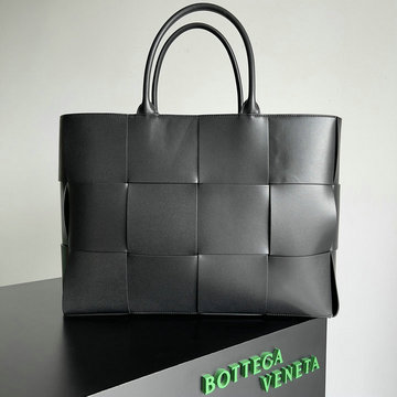 商品名称：ボッテガヴェネタ BOTTEGAVENETA 99-BOV680165QBK 2023年最新入荷 ラージ アルコ トートバッグ トップハンドルバッグ ハンドバッグ ショルダーバッグ