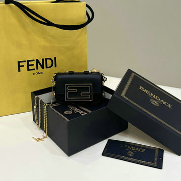 フェンディ FENDI 168-FD8567BK 2023年最新入荷 ミニバゲット チェーンポーチ 斜め掛け ショルダーバッグ カーフレザー レディースかばん クロスボディバッグ