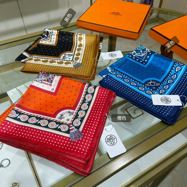 エルメス HERMES AN-WJHE230142023年夏最新入荷 カレ 90 王室の鞍 クエアスカーフ マフラー シルク