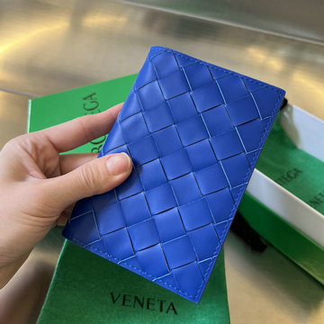商品名称：ボッテガヴェネタ BOTTEGAVENETA aj-BOV607482QDL 2023年最新入荷 イントレチャート フラップパスポートケース カードケース ショートウォレット