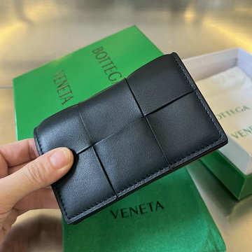 商品名称：ボッテガヴェネタ BOTTEGAVENETA aj-BOV651396BK 2023年最新入荷 カセット ビジネスカードケース フラップ短財布 名刺入れ
