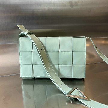 商品名称：ボッテガヴェネタ BOTTEGAVENETA aj-BOV667298QG 2023年最新入荷 ザ カセット 斜め掛け ショルダーバッグ クロスボディバッグ スクエアバッグ