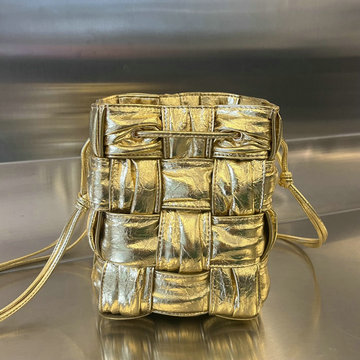 商品名称：ボッテガヴェネタ BOTTEGAVENETA aj-BOV717187JS 2023年最新入荷 スモール カセット バケットバッグ 斜め掛け ショルダーバッグ クロスボディバッグ
