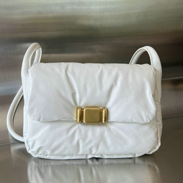 商品名称：ボッテガヴェネタ BOTTEGAVENETA aj-BOV717237BS 2023年最新入荷 斜め掛け ショルダーバッグ クロスボディバッグ スクエアバッグ